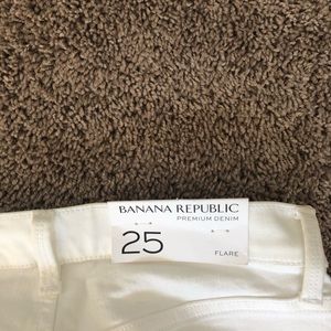 Banana Republic Jeans - White Banana Republic Flare Jeans Size 25 Banana Republic Jeans - White Banana Republic Flare Jeans Size 25